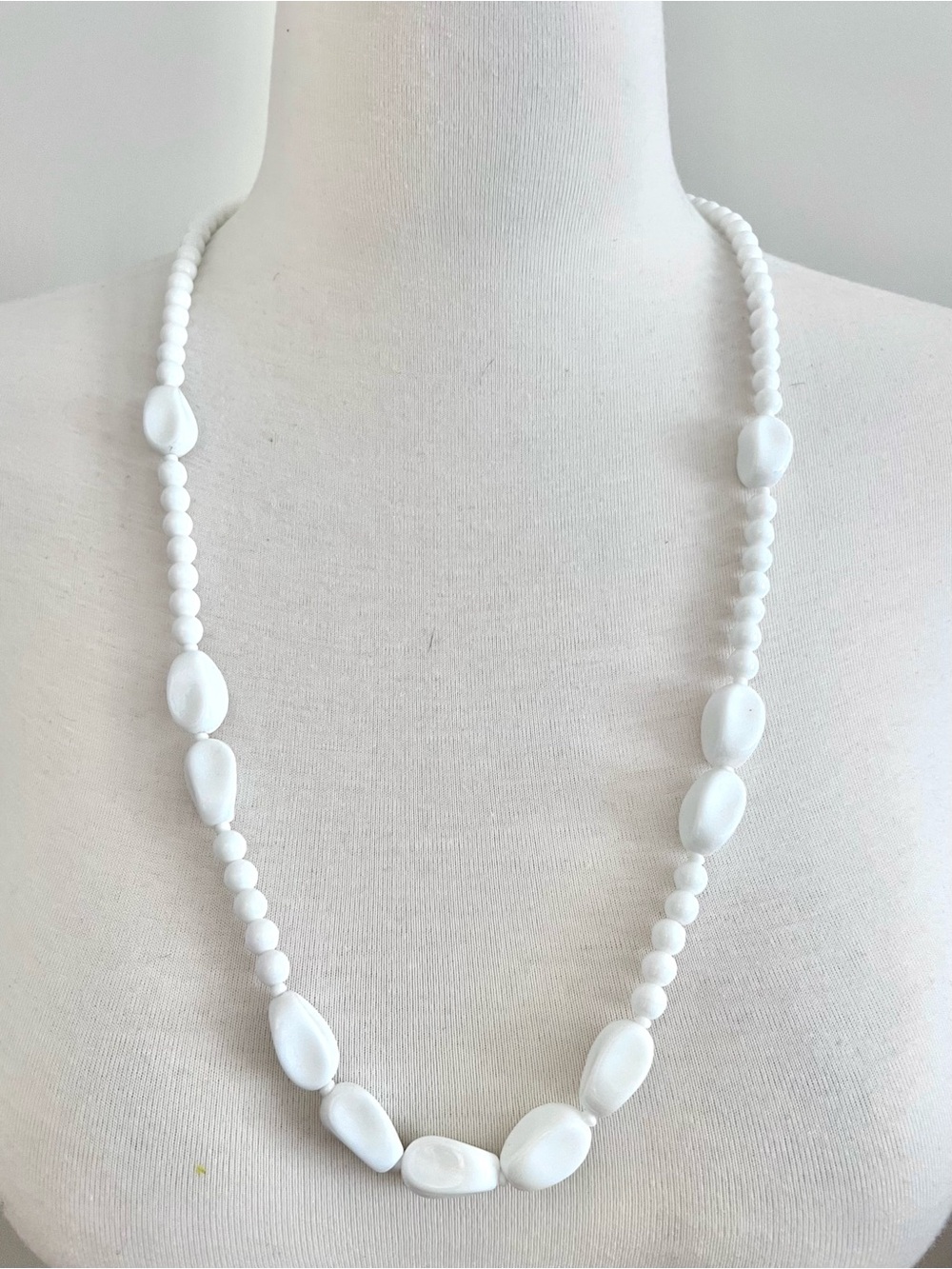 Vintage 1960's White Beaded 30" Necklace - Like New